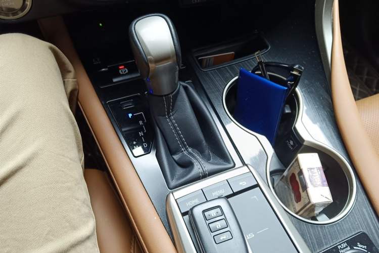 Used Lexus RX 2020 300 4x4 Elegant Edition China VI Gear Lever