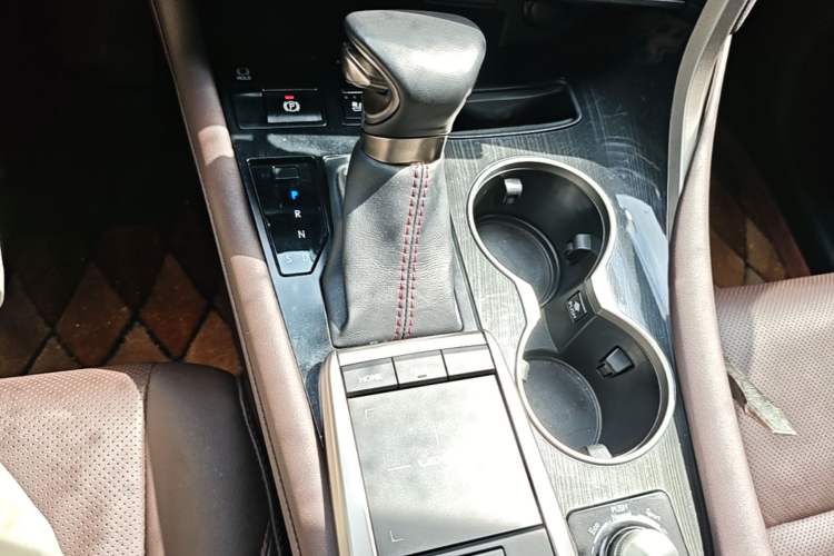 Used Lexus RX 2020 Revised Version 450h Four-Wheel Drive Elegant Edition Gear Lever