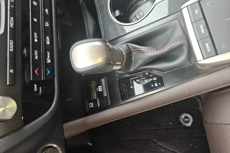 Used Lexus RX 2020 Facelifted 300 4x4 Elegant Edition Gear Lever