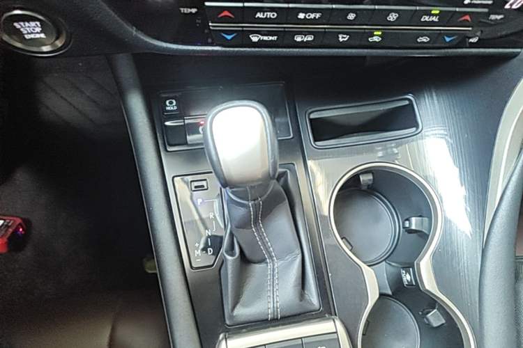 Used Lexus RX 2020 Revised Version 300 Two-Wheel Drive Elite Edition Gear Lever