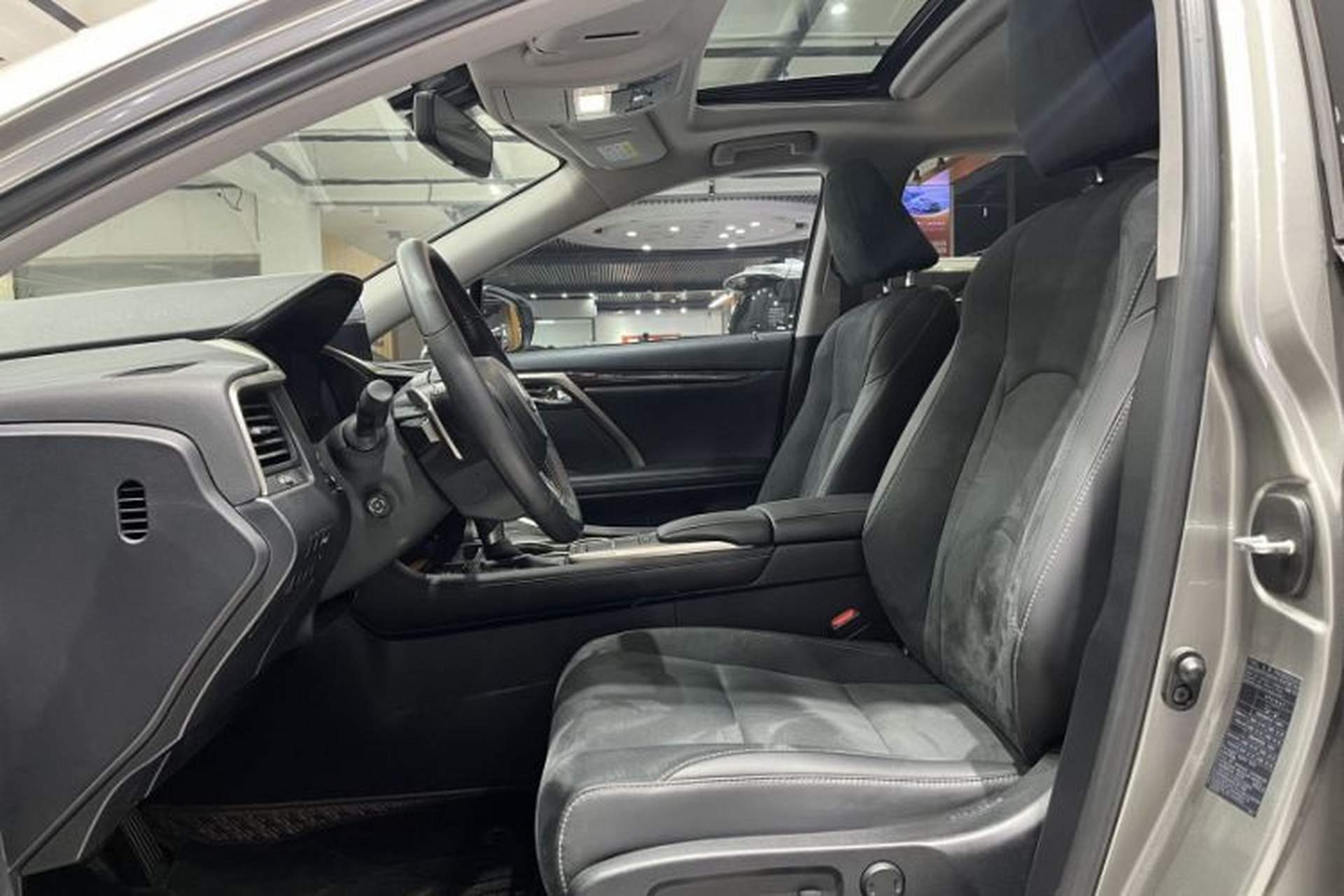 Used Lexus RX 2020 Revised Version 300 Two-Wheel Drive Elite Edition Interior 11