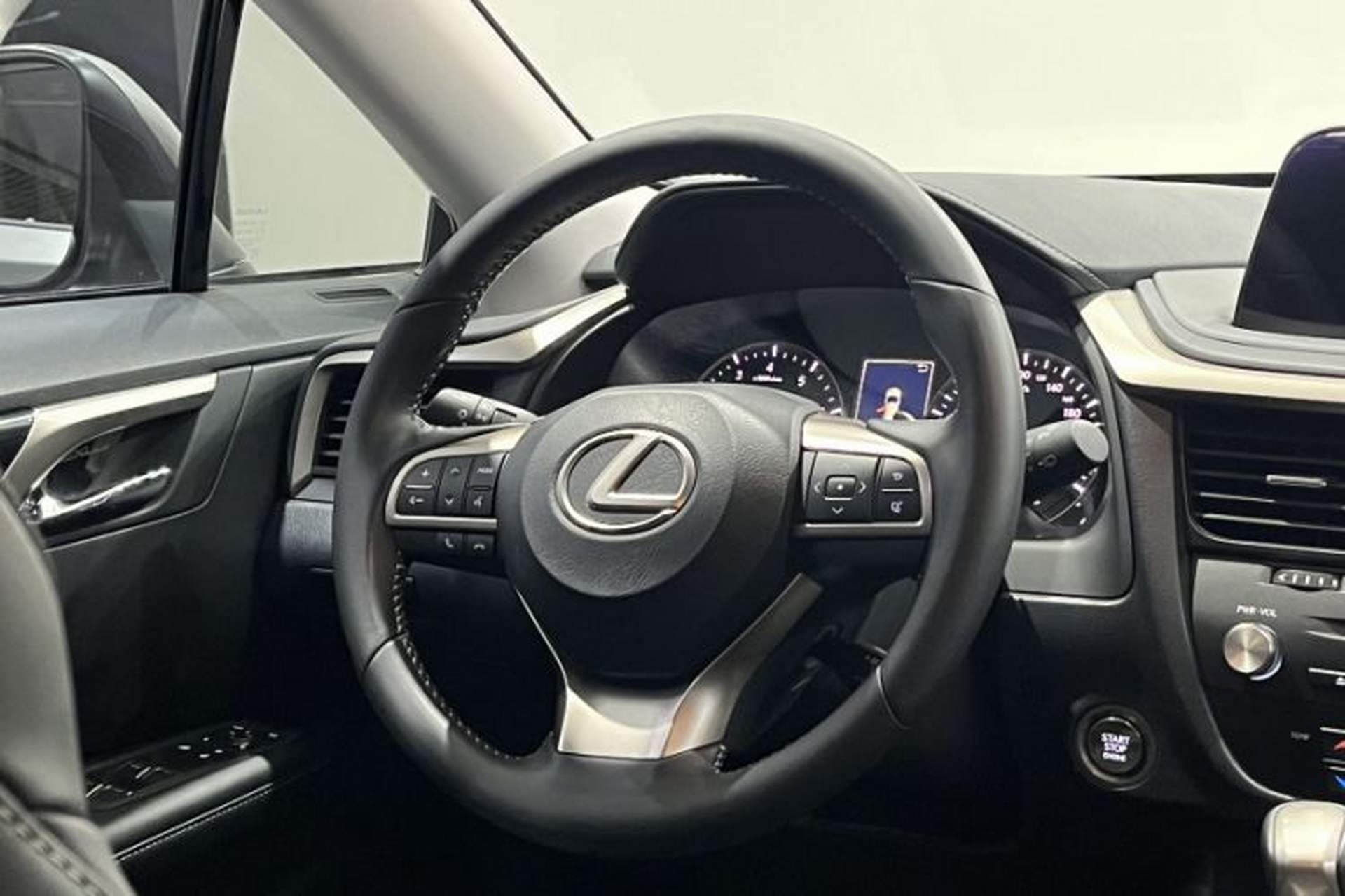 Used Lexus RX 2020 Revised Version 300 Two-Wheel Drive Elite Edition Interior 2