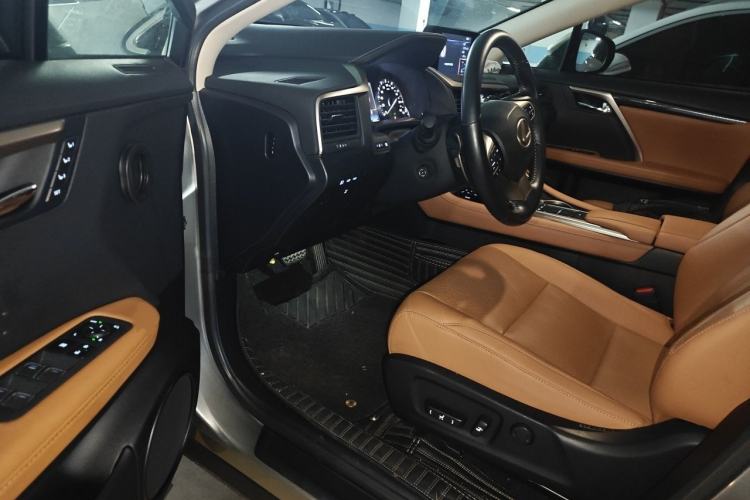 Used Lexus RX 2020 Facelifted 300 4x4 Elegant Edition Interior 3