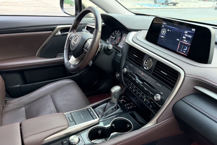 Used Lexus RX 2020 Facelifted 300 4x4 Elegant Edition Interior 3