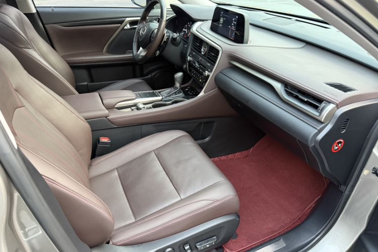 Used Lexus RX 2020 Facelifted 300 4x4 Elegant Edition Interior 7