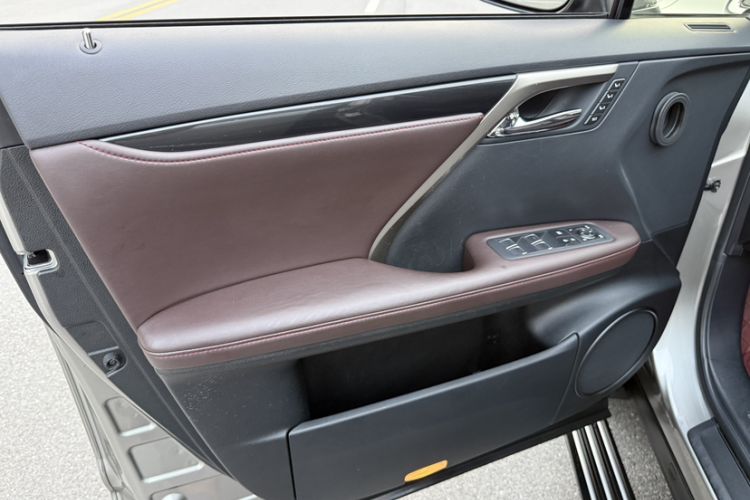 Used Lexus RX 2020 Facelifted 300 4x4 Elegant Edition Interior 9