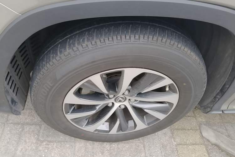 Used Lexus RX 2020 Revised Version 300 Two-Wheel Drive Elite Edition Left Front Wheel Hub