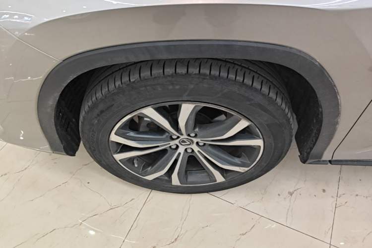 Used Lexus RX 2020 Facelifted 300 4x4 Elegant Edition Left Front Wheel Hub