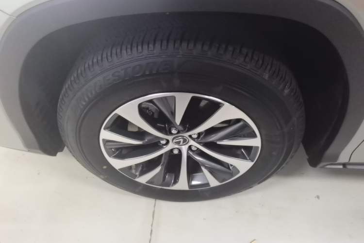 Used Lexus RX 2020 Revised Version 300 Two-Wheel Drive Elite Edition Left Front Wheel Hub