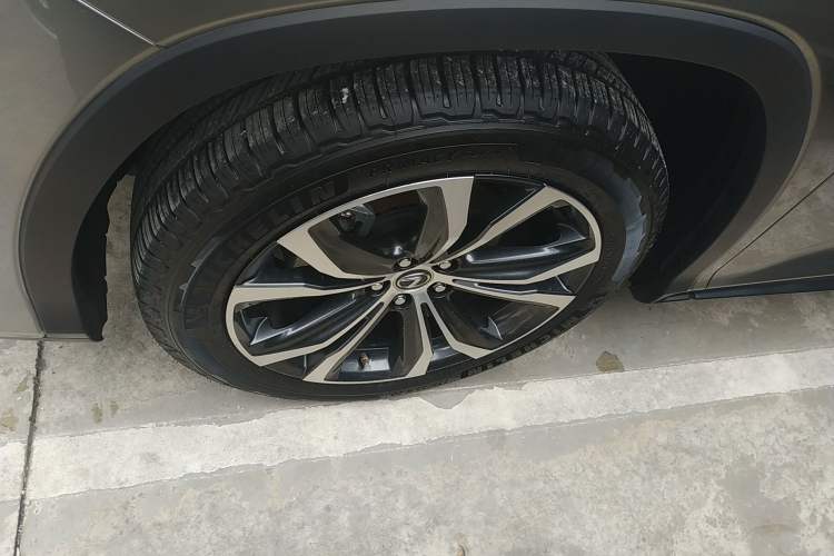 Used Lexus RX 2020 Facelifted 300 4x4 Elegant Edition Left Front Wheel Hub