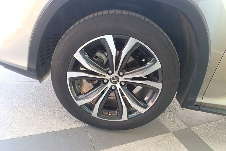 Used Lexus RX 2020 Facelifted 300 4x4 Elegant Edition Left Front Wheel Hub