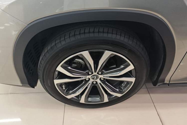 Used Lexus RX 2020 300 4x4 Elegant Edition China VI Left Front Wheel Hub