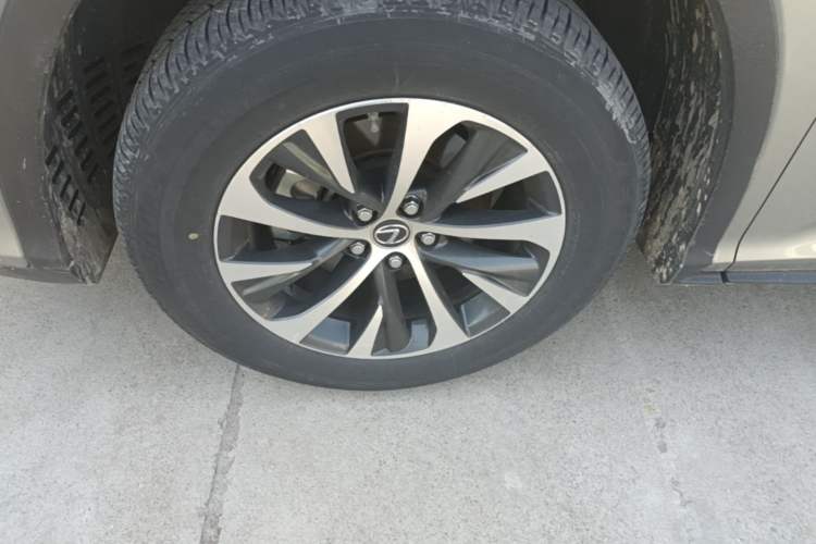 Used Lexus RX 2020 Revised Version 300 Two-Wheel Drive Comfort Edition Left Front Wheel Hub