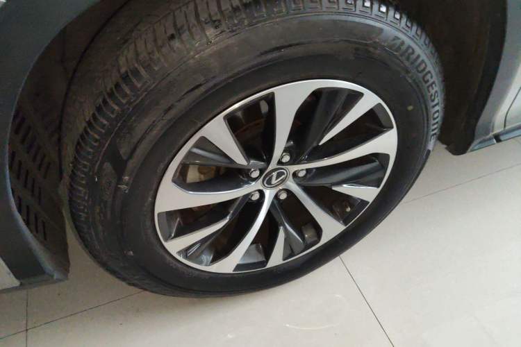 Used Lexus RX 2020 Revised Version 300 Two-Wheel Drive Elite Edition Left Front Wheel Hub