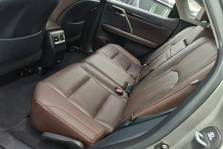 Used Lexus RX 2020 300 4x4 Elegant Edition China VI Left Rear Seat