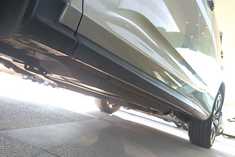 Used Lexus RX 2020 Facelifted 300 4x4 Elegant Edition Left Side Sill