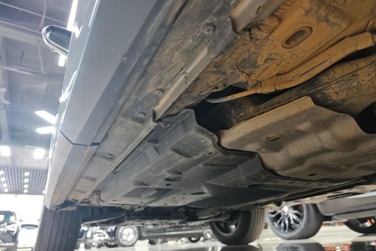 Used Lexus RX 2020 300 4x4 Elegant Edition China VI Left Side Sill