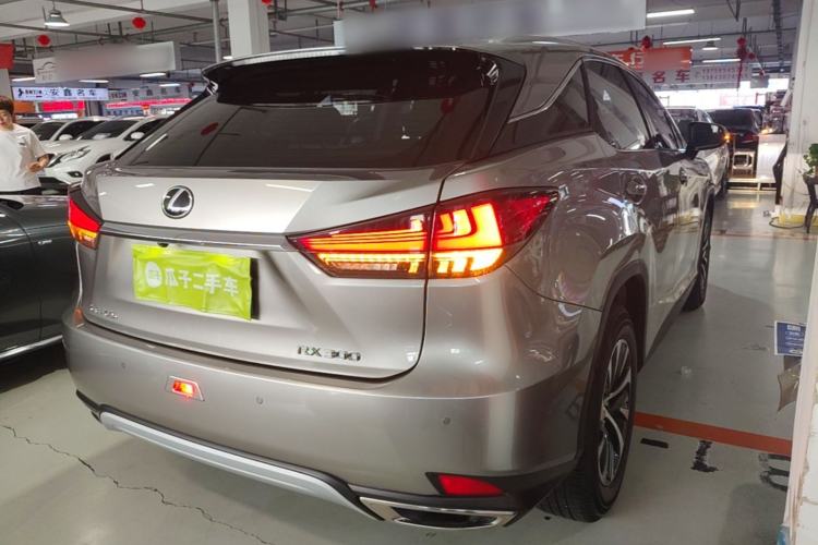 Used Lexus RX 2020 Revised Version 300 Two-Wheel Drive Elite Edition Rear Right 45 Deg