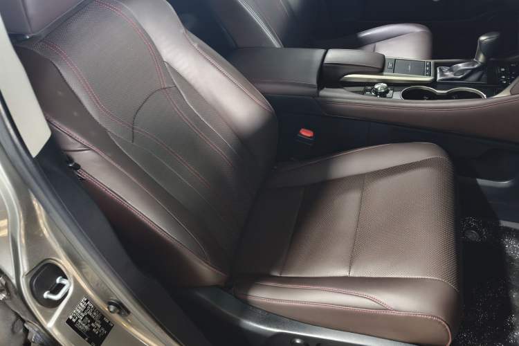 Used Lexus RX 2020 450h Four-Wheel Drive Elegant Edition China VI Standard Right Front Seat