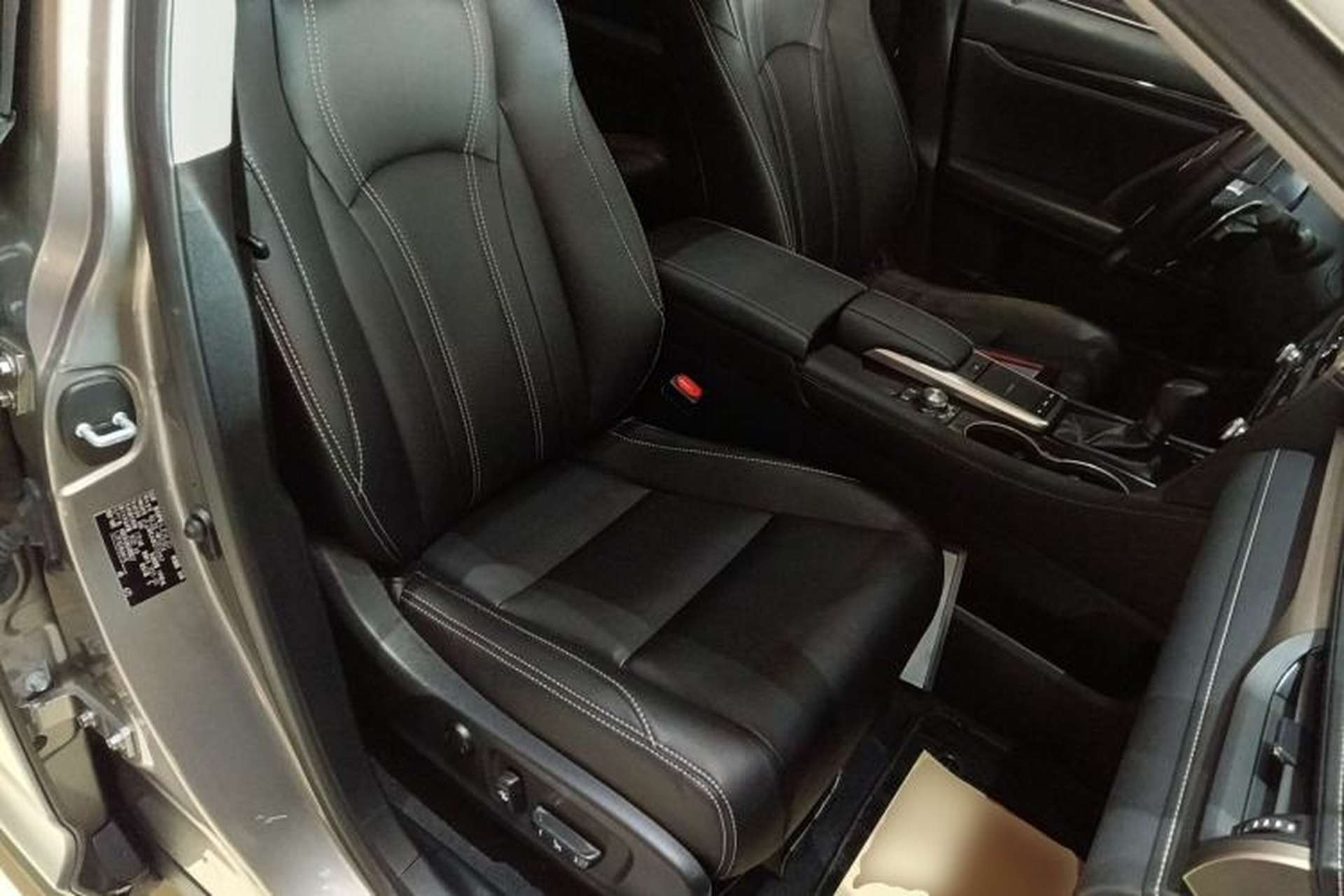 Used Lexus RX 2020 Revised Version 300 Two-Wheel Drive Elite Edition Right Front Seat
