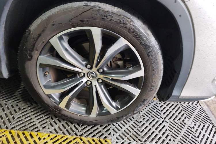 Used Lexus RX 2020 Facelifted 300 4x4 Elegant Edition Right Front Wheel Hub
