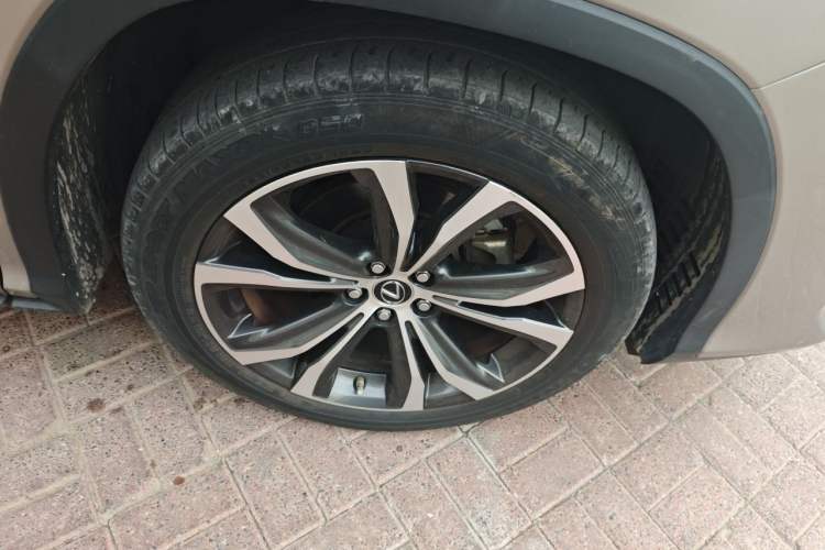 Used Lexus RX 2020 Facelifted 300 4x4 Elegant Edition Right Front Wheel Hub