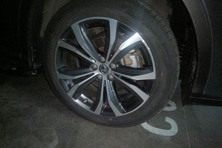 Used Lexus RX 2020 Facelifted 300 4x4 Elegant Edition Right Front Wheel Hub