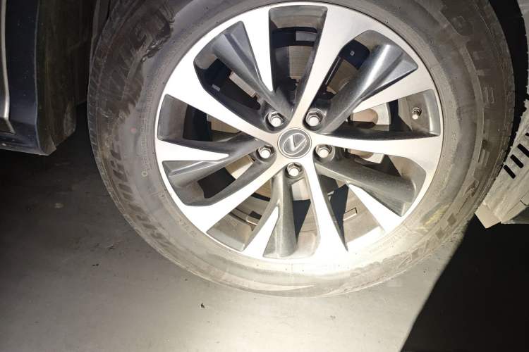 Used Lexus RX 2020 Revised Version 300 Two-Wheel Drive Elite Edition Right Front Wheel Hub