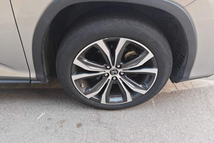 Used Lexus RX 2020 Facelifted 300 4x4 Elegant Edition Right Front Wheel Hub
