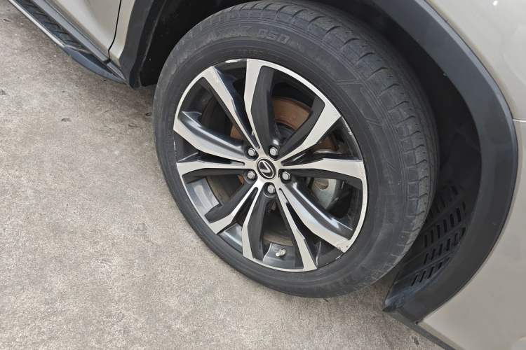 Used Lexus RX 2020 Facelifted 300 4x4 Elegant Edition Right Front Wheel Hub
