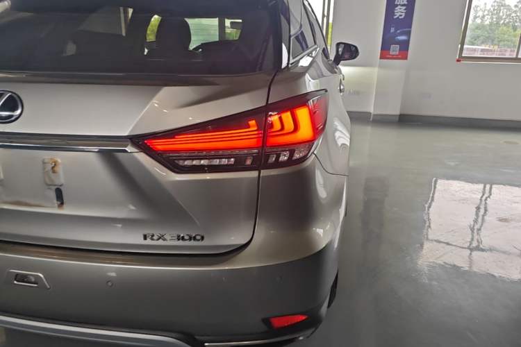 Used Lexus RX 2020 Revised Version 300 Two-Wheel Drive Elite Edition Right Rear Taillight