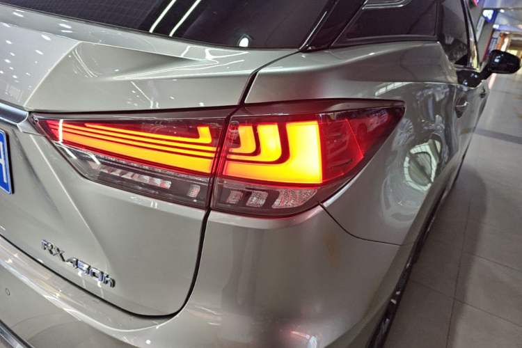 Used Lexus RX 2020 Revised Version 450h Four-Wheel Drive Elegant Edition Right Rear Taillight