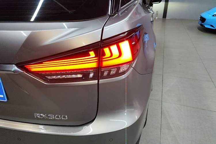 Used Lexus RX 2020 Revised Version 300 Two-Wheel Drive Elite Edition Right Rear Taillight