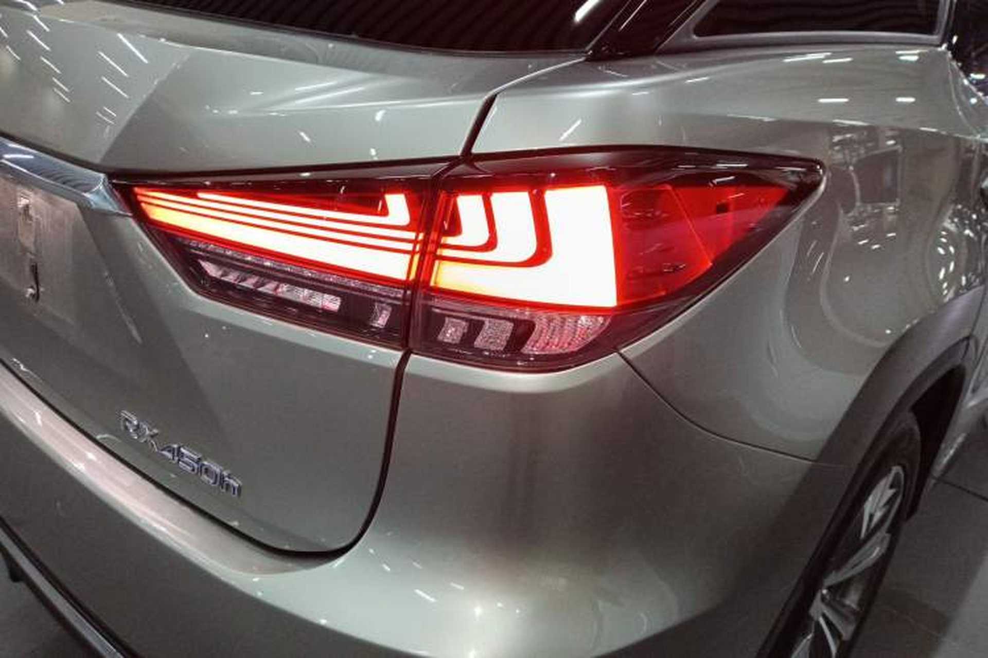 Used Lexus RX 2020 450h Four-Wheel Drive Luxury Edition China VI Standard Right Rear Taillight