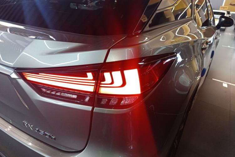 Used Lexus RX 2020 450h Four-Wheel Drive Elegant Edition China VI Standard Right Rear Taillight