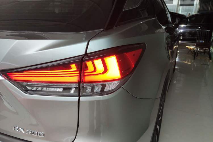 Used Lexus RX 2020 Revised Version 300 Two-Wheel Drive Elite Edition Right Rear Taillight