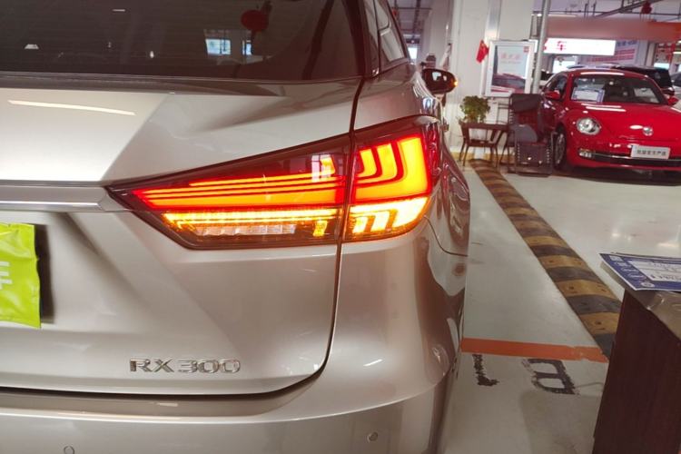 Used Lexus RX 2020 Revised Version 300 Two-Wheel Drive Elite Edition Right Rear Taillight