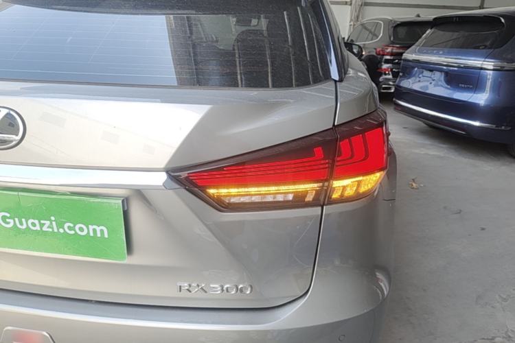 Used Lexus RX 2020 Revised Version 300 Two-Wheel Drive Elite Edition Right Rear Taillight
