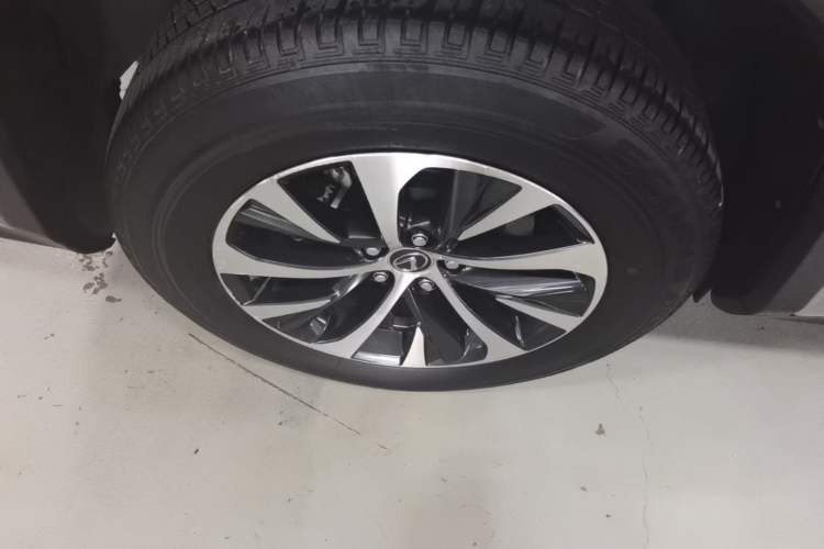 Used Lexus RX 2020 Revised Version 300 Two-Wheel Drive Elite Edition Right Rear Wheel Hub