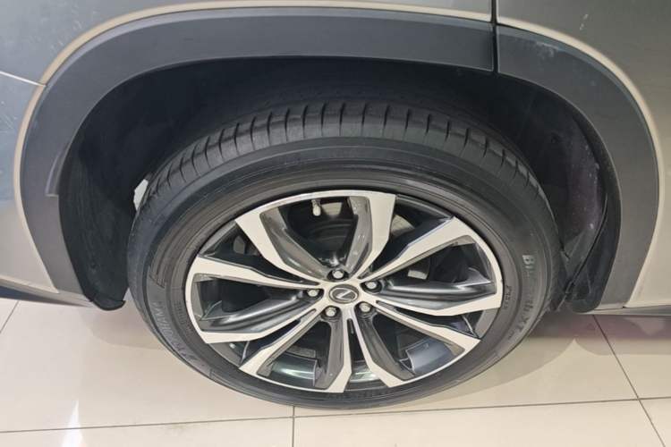 Used Lexus RX 2020 300 4x4 Elegant Edition China VI Right Rear Wheel Hub
