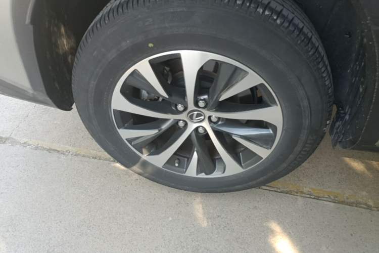 Used Lexus RX 2020 Revised Version 300 Two-Wheel Drive Comfort Edition Right Rear Wheel Hub