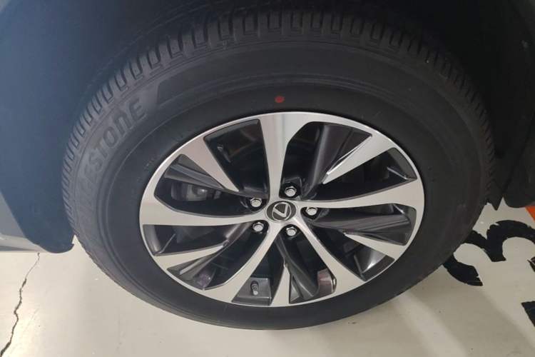 Used Lexus RX 2020 Revised Version 300 Two-Wheel Drive Elite Edition Right Rear Wheel Hub