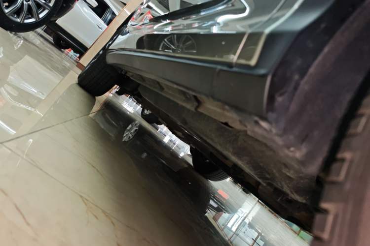 Used Lexus RX 2020 Revised Version 300 Two-Wheel Drive Elite Edition Right Side Sill