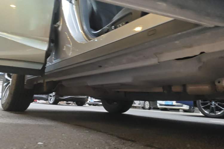 Used Lexus RX 2020 300 Two-Wheel Drive Elite Edition China VI Standard Right Side Sill