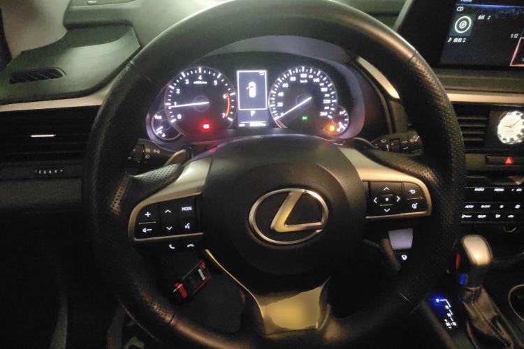 Used Lexus RX 2020 300 Two-Wheel Drive Elite Edition China VI Standard Steering Wheel