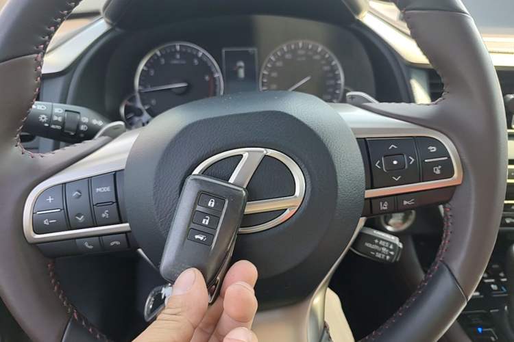 Used Lexus RX 2020 300 Two-Wheel Drive Comfort Edition China VI Standard Vehicle Key