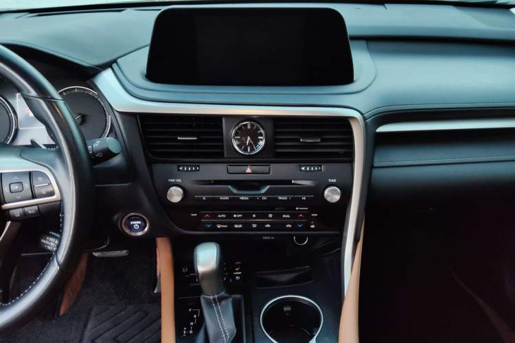 Used Lexus RX 2020 Revised Version 450h Four-Wheel Drive Elegant Edition Audio And AC Panel