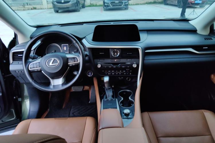 Used Lexus RX 2020 Revised Version 450h Four-Wheel Drive Elegant Edition Center Console