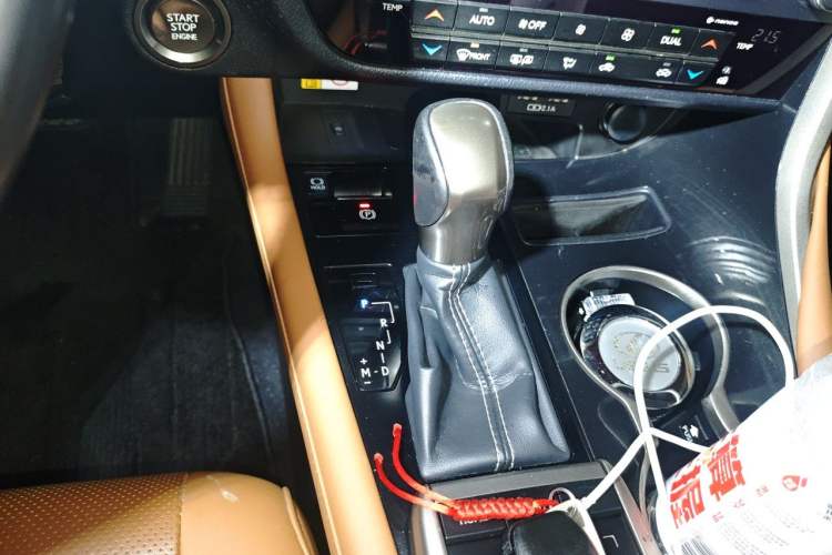 Used Lexus RX 2020 Revised Version 300 Two-Wheel Drive Comfort Edition Gear Lever