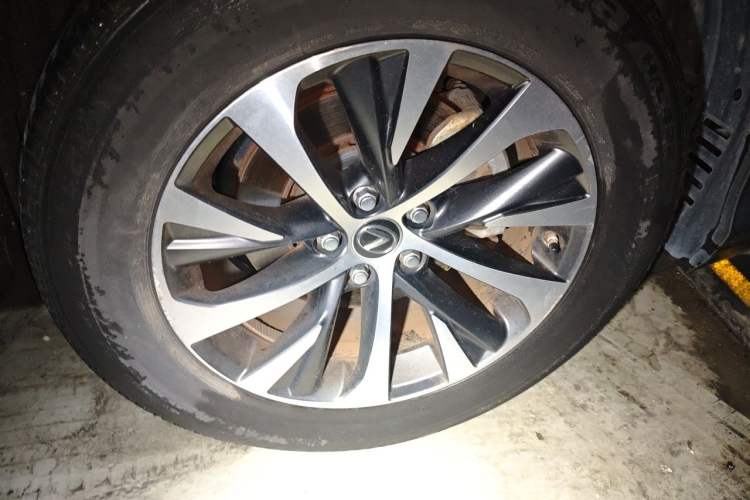 Used Lexus RX 2020 Revised Version 300 Two-Wheel Drive Comfort Edition Right Front Wheel Hub